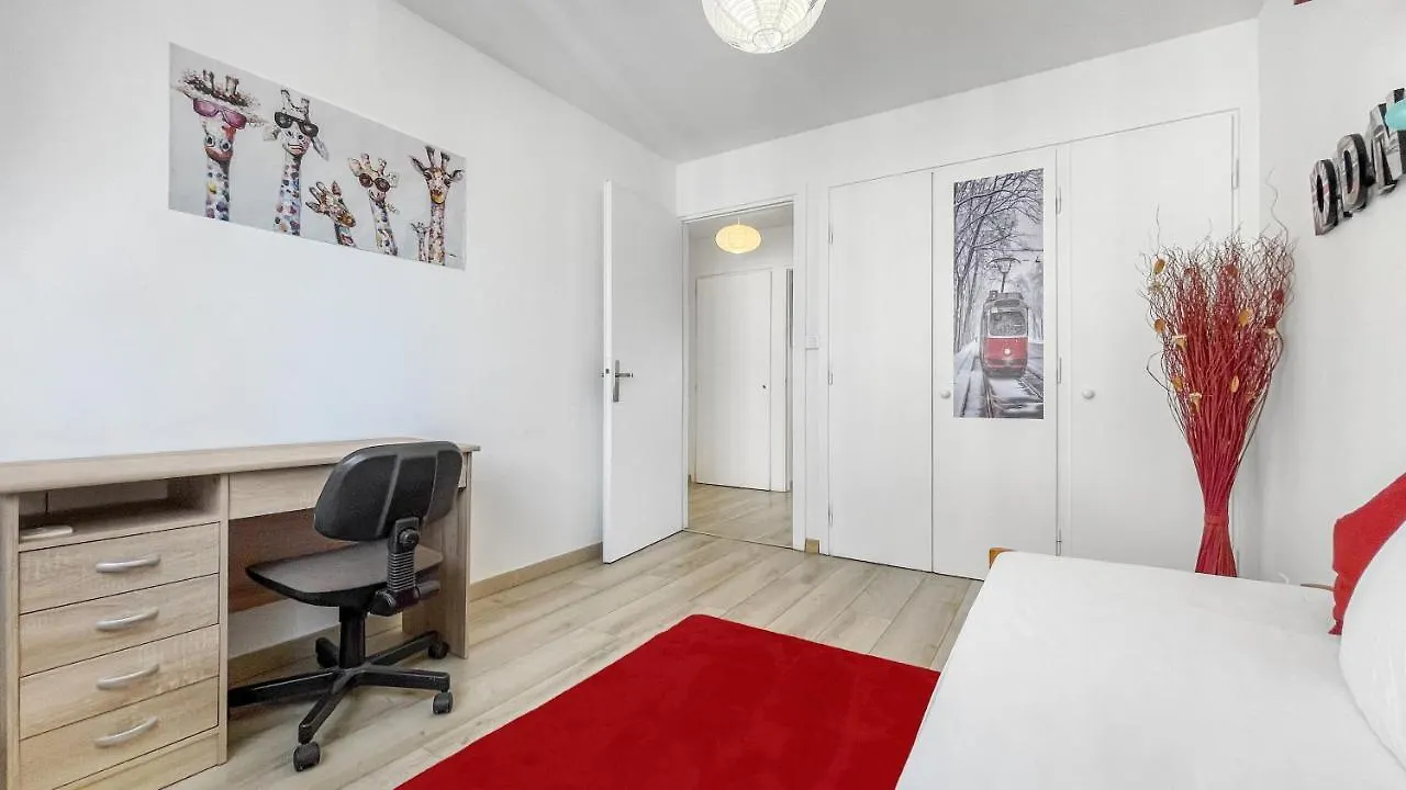 Homey Boheme - Proche Gare/Proche Centre/Wifi Annemasse 0*,